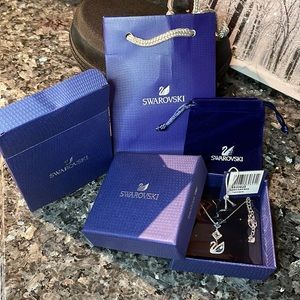 SWAROVSKI Swan Y necklace